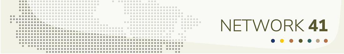 Bannière stylisée du Réseau 41 : une carte du Canada composée de points gris répartis uniformément sur un fond clair. Chaque point représente une communauté. À droite, le texte « Réseau 41 » apparaît en ocre. Sous le texte, se trouvent sept petits points colorés représentant la partie VII de la Loi sur les langues officielles. Les couleurs de gauche à droite sont le bleu marine, le jaune moutarde, l'ocre, le vert olive, le turquoise, le beige et l'ocre.